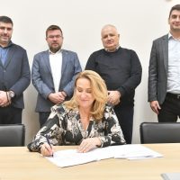 09bef2fb-4cfb-4fe8-b661-952953095b50