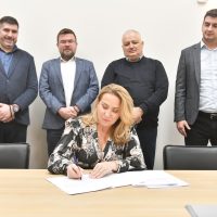 8331f1f3-6e8d-4b16-aed2-374c0f9ff939