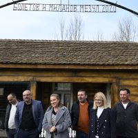 27f7ea47-d902-441b-ac6c-18eba7b74998